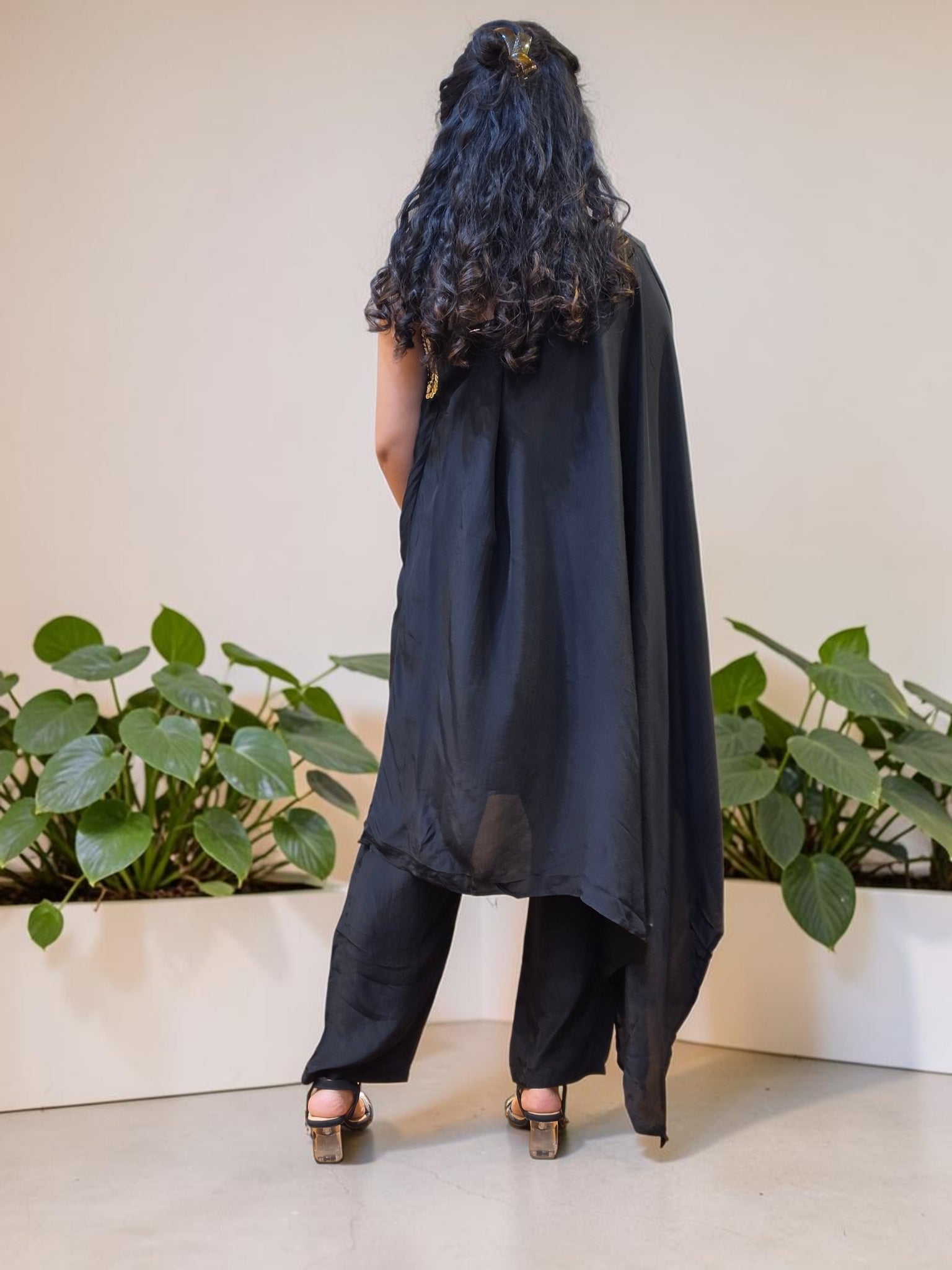 Black Crepe One-Shoulder Asymmetrical Kaftan Co-Ord Set (FREE SIZE CAN FIT TO M,L)