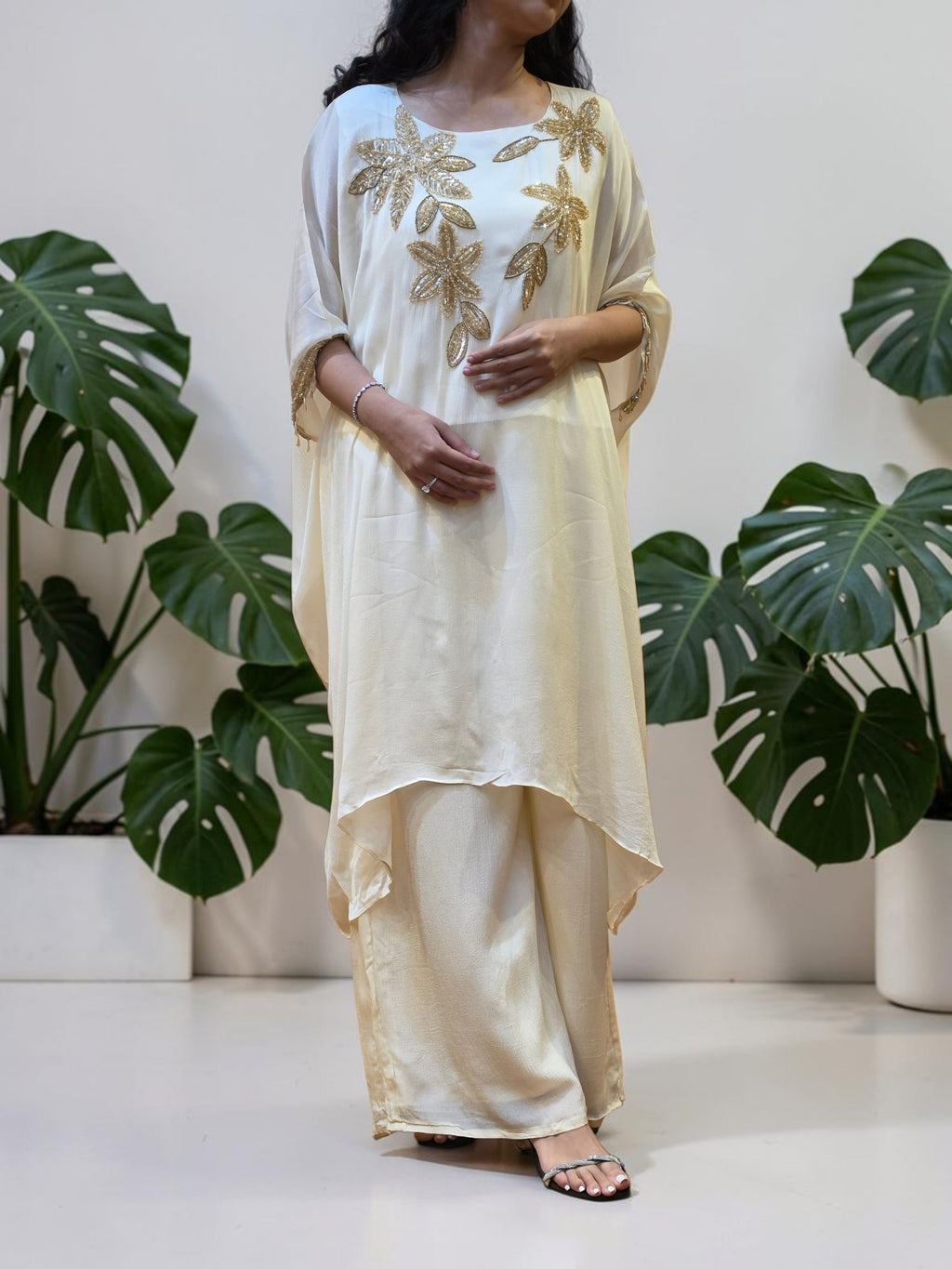 Ivory Floral Sequin Kaftan Set (CAN FIT TO XL, XXL)