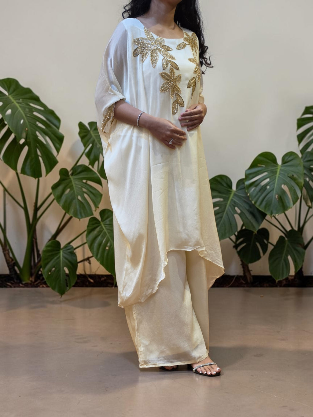 Ivory Floral Sequin Kaftan Set (CAN FIT TO XL, XXL)