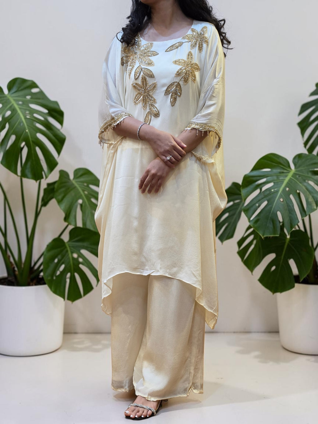 Ivory Floral Sequin Kaftan Set (CAN FIT TO XL, XXL)