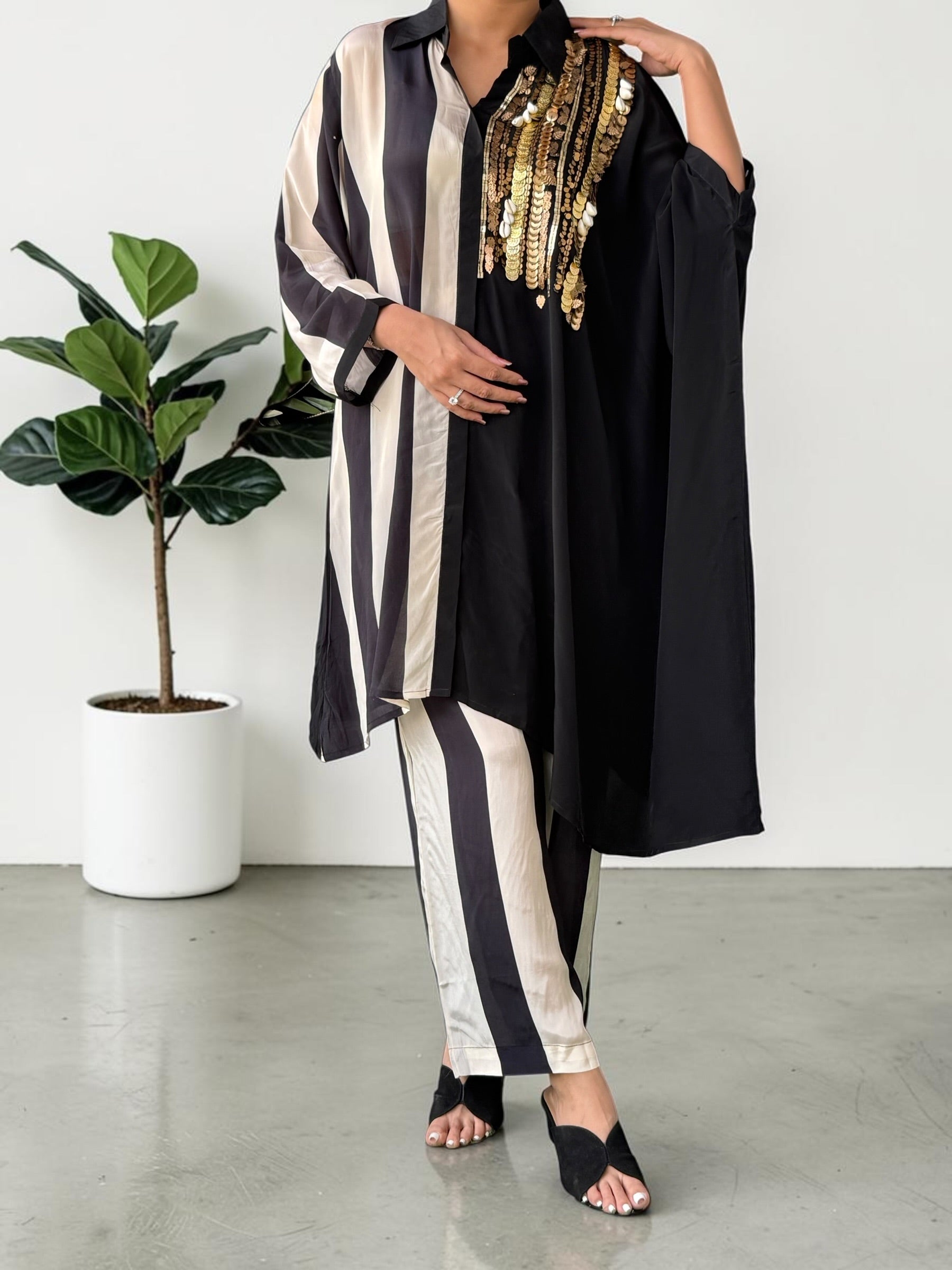 Monochrome Crepe Kaftan Set